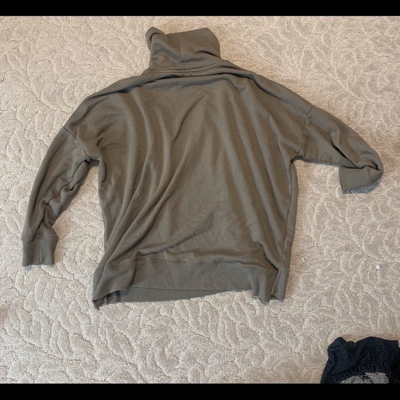 Baggy turtleneck sweater - Picture 4 of 5